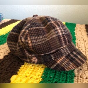 vtg 90s D&Y Plaid Newsboy (also known as a Baker Boy, Cabbie, or Gatsby cap).